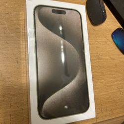 iPhone 15 Pro Max (UNLOCKED) SEND OFFERS!!