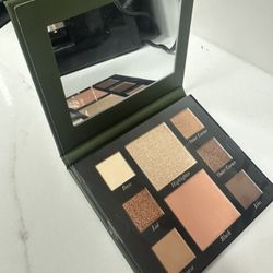 Laura Geller Entrance Face Palette