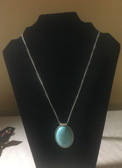 Beautiful Turquoise Colored Necklace and Matching Earrings.