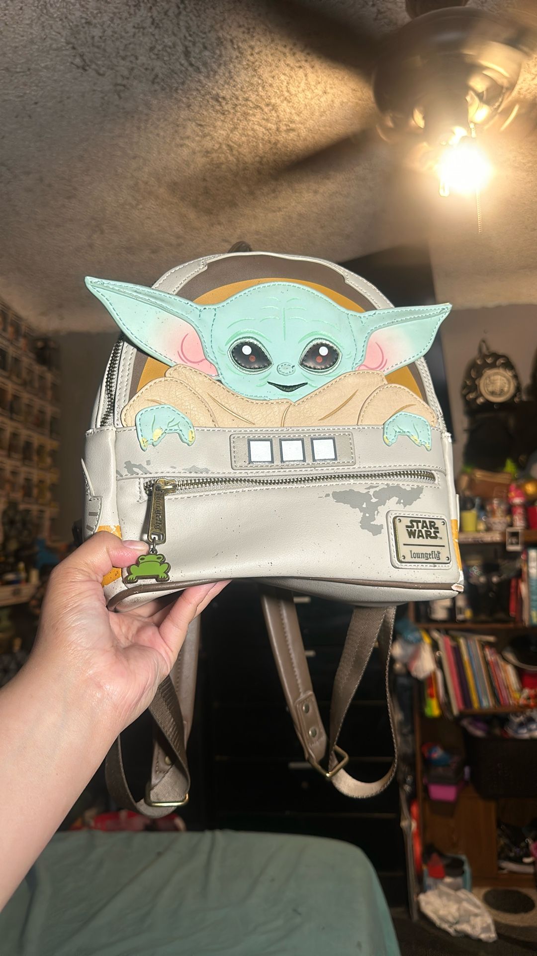 GROGU LOUNGEFLY