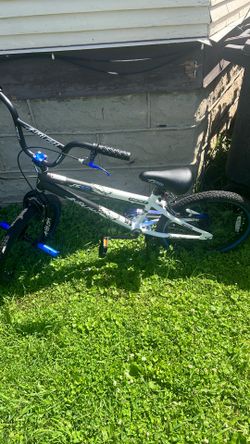 Brand new kids bike age 8-12
