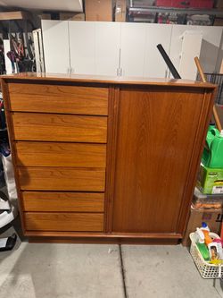Mid century Teak gentleman chest from Denmark