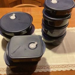 Tupperware  Vent’N Serve 8 Piece Set