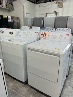 Hotpoint Washer 4.2 cu ft and Dryer Set 7 cu ft