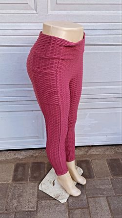 Famous TikTok Leggings, High Waist Yoga Pants for Women, Booty Bubble Butt  Lifting Workout Running Tights for Sale in Los Angeles, CA - OfferUp