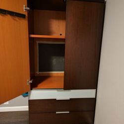 Men Cupboard In Good Condition