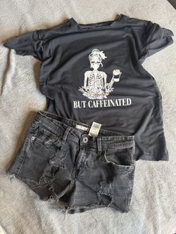 Woman’s Grey M/L Caffeinated Skull Shirt 