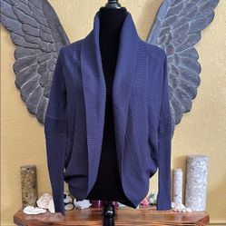 Lululemon Women's Navy Cardigan 