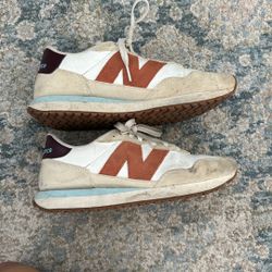 New Balance Women’s Sneakers 