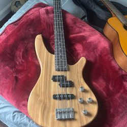 Base Guitar 