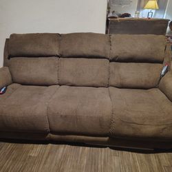 3 Piece Living Room Set!(Multiple Massage Settings On All Three Pieces)