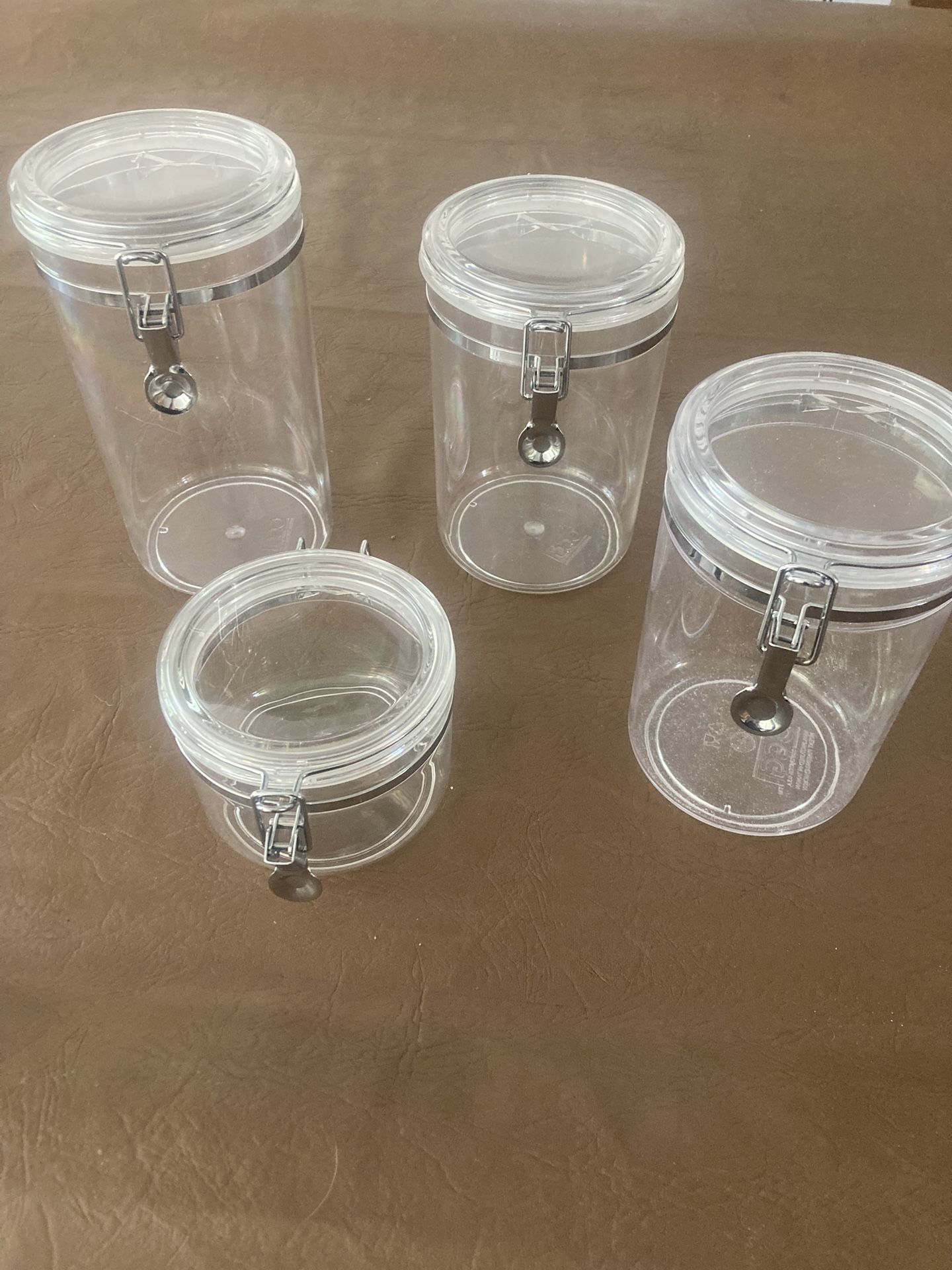 4 OGGI Acrylic storage containers