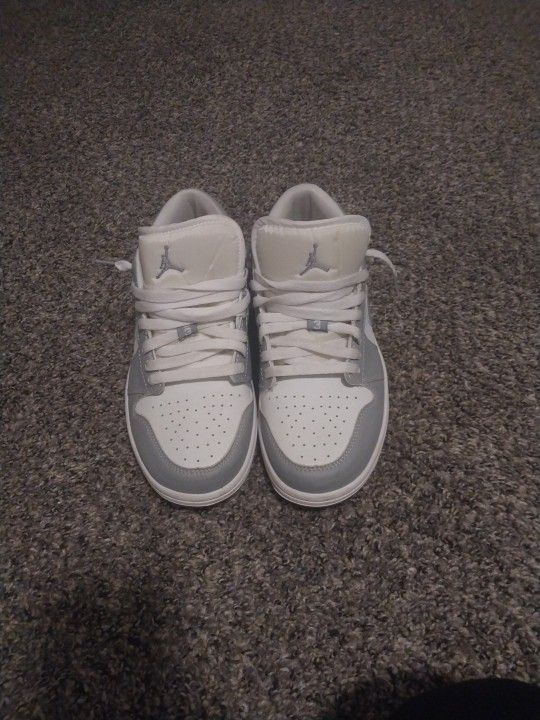 Jordan 1 lows white and grey