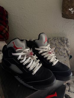 Jordan 5 size 6y or 8 in womens metallic black