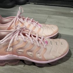 Women's Nike VaporMax - Size 7