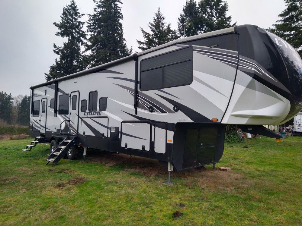 2020 Heartland Cyclone 4007