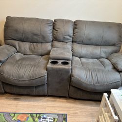 Reclining Loveseat With Console