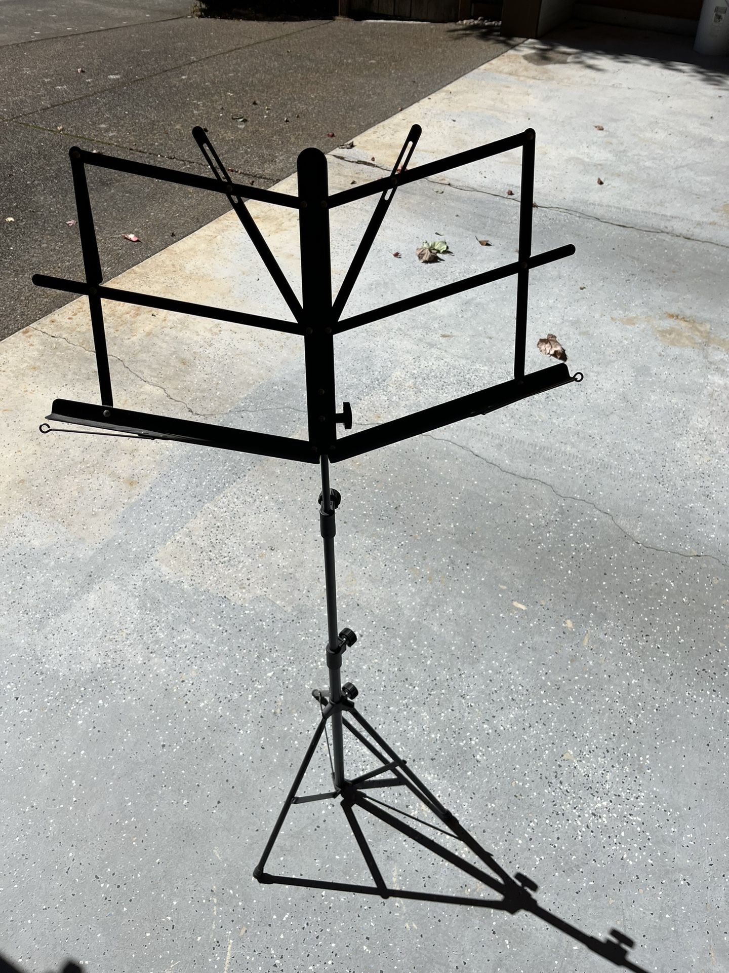violin book stand