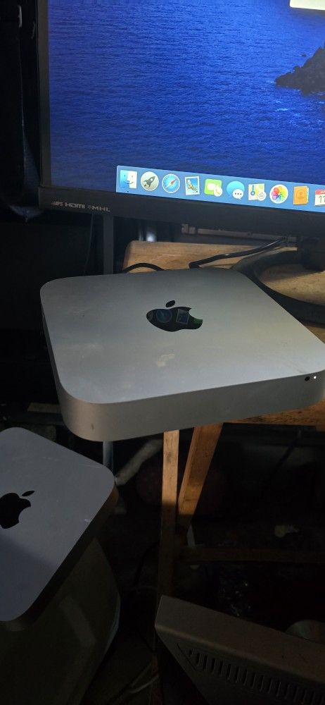 Mac mini (Late 2014)
I'm selling just the Mac mini no other accessories. Perfect Working.