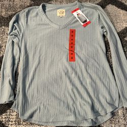 New Women’s Shirt Medium 