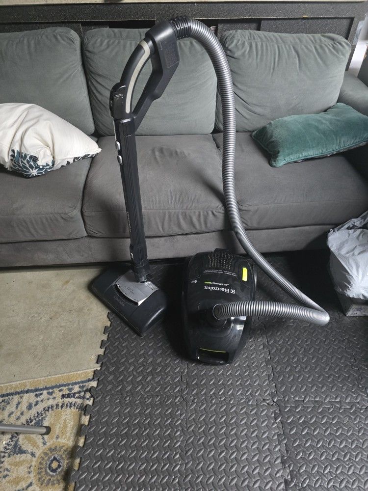 Electrolux JetMaxx Bagged Canister Vacuum Cleaner Works