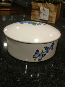 Vintage Ceramic Trinket Box