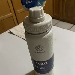 New! Takeya water bottle. Read description for details and location.
