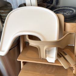 Stokke Tripp Trap highchair