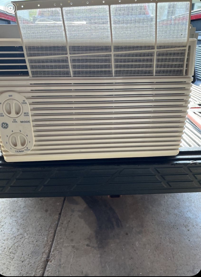 GE 6500 BTU Air conditioner 