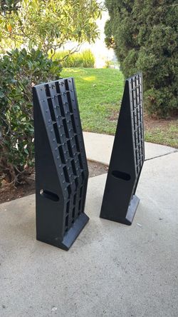 Black Plastic Leveling Ramps – Set of 2