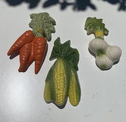 1970’s Vintage Ceramic Vegetables Wall Decor Set Of 3