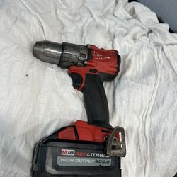 Milwaukee 18v Hammer Drill With Battery 