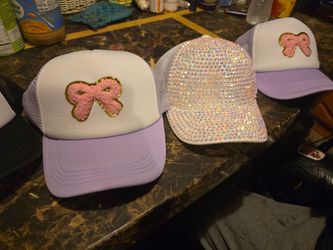 Women's caps