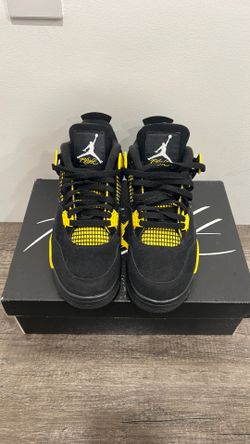 Jordan 4 “Yellow Thunders”