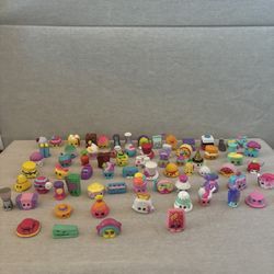 75 pc shopkins + 3 pc display models