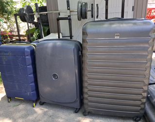 Travel lugages used clean condition price vary per item see down below south la 90043