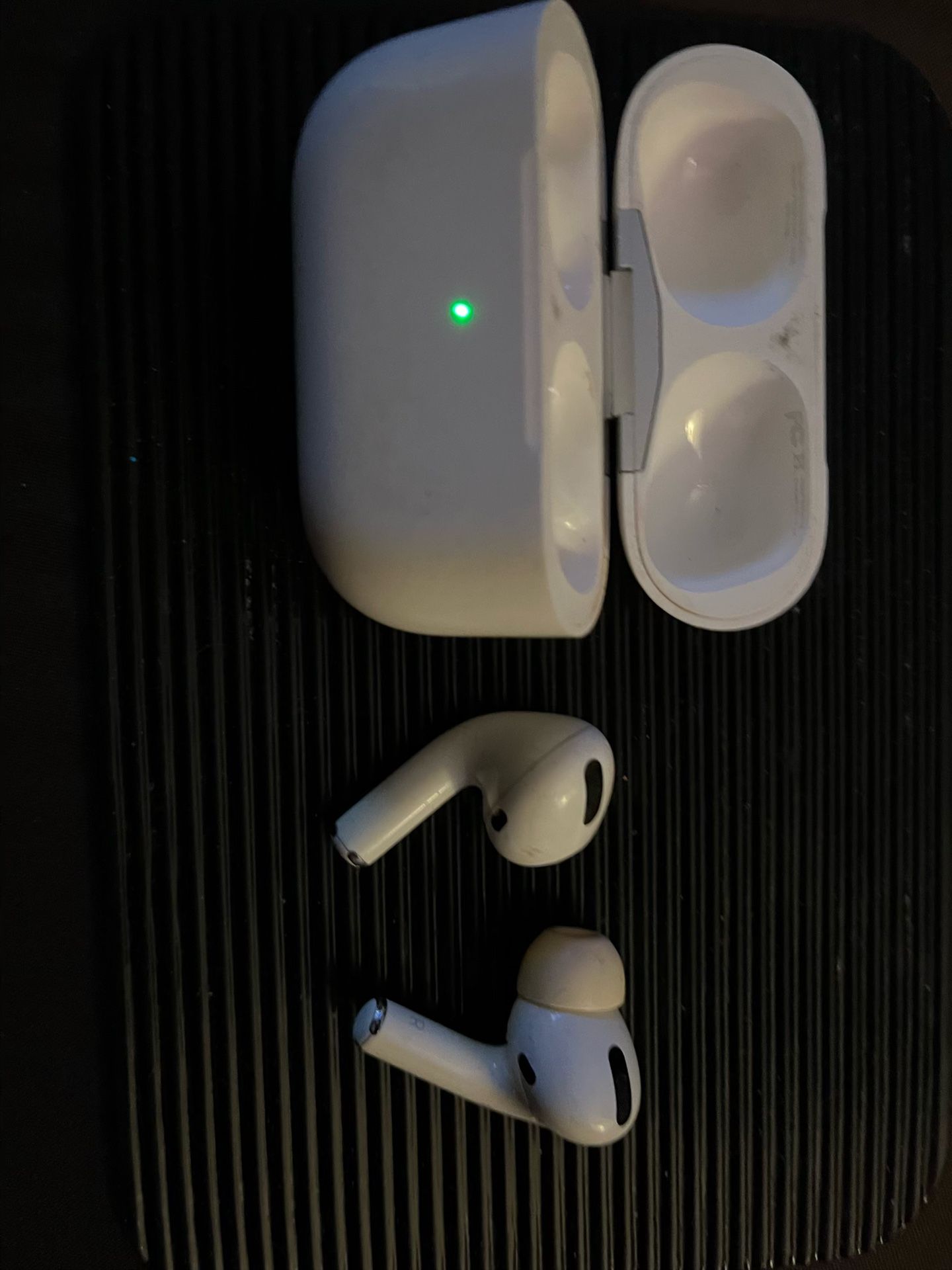 Apple Air Pod Pro Model: A2190