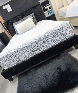 ✨️ King, Cal King, Queen Bed Frame ✨️ Furniture Sectionals, Bedrooms, Dining Avail