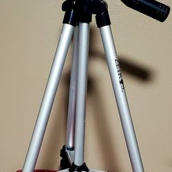 Extendable Tripod 50" Lightweight Aluminum, Camera Camcorder Bubble Level w Case