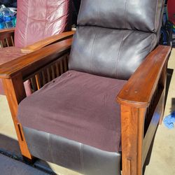 Mission/Craftsman Pushback Recliner Chair