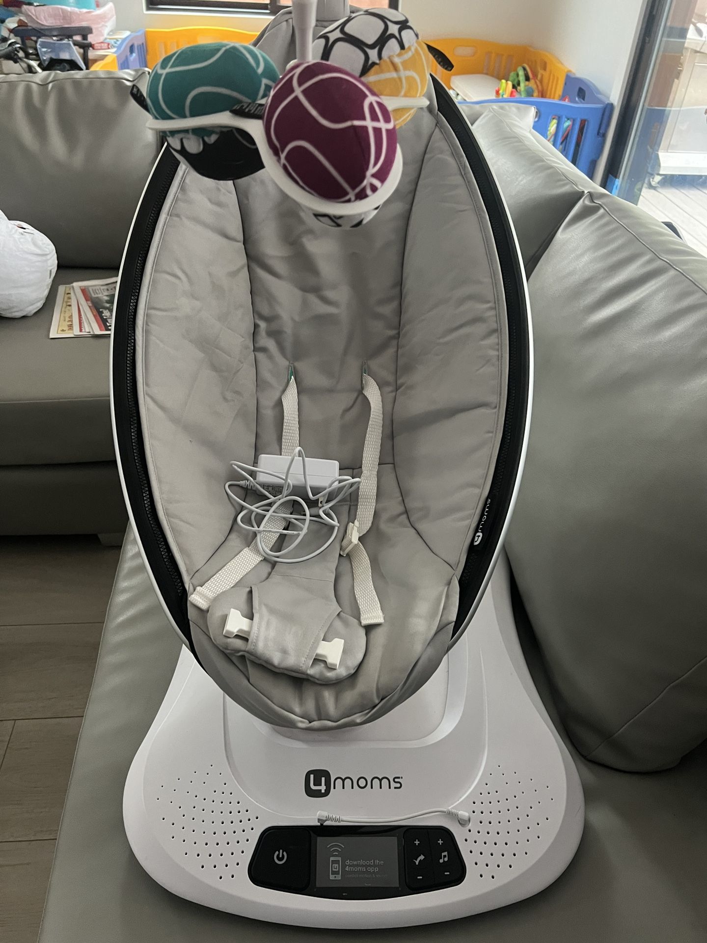 4moms Mamaroo Swing Like New
