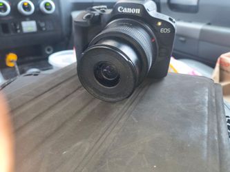 Canon EOS R100