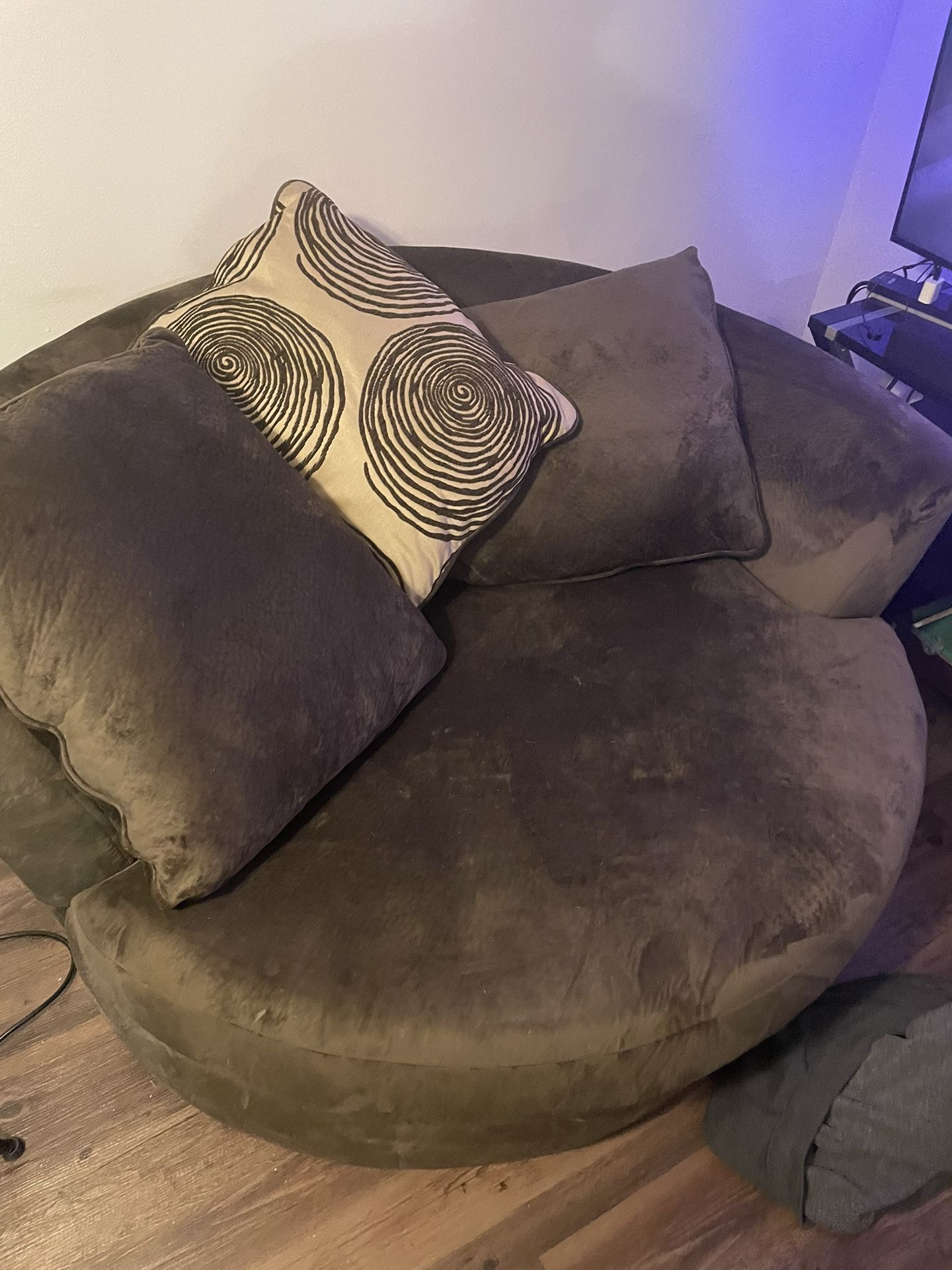Swivel Couch ( Brown With Pillows )