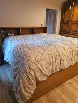 King Captains Bed, 10 drawer, Solid Oak with Bookcase Headboard