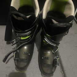 Lange Ski Boots