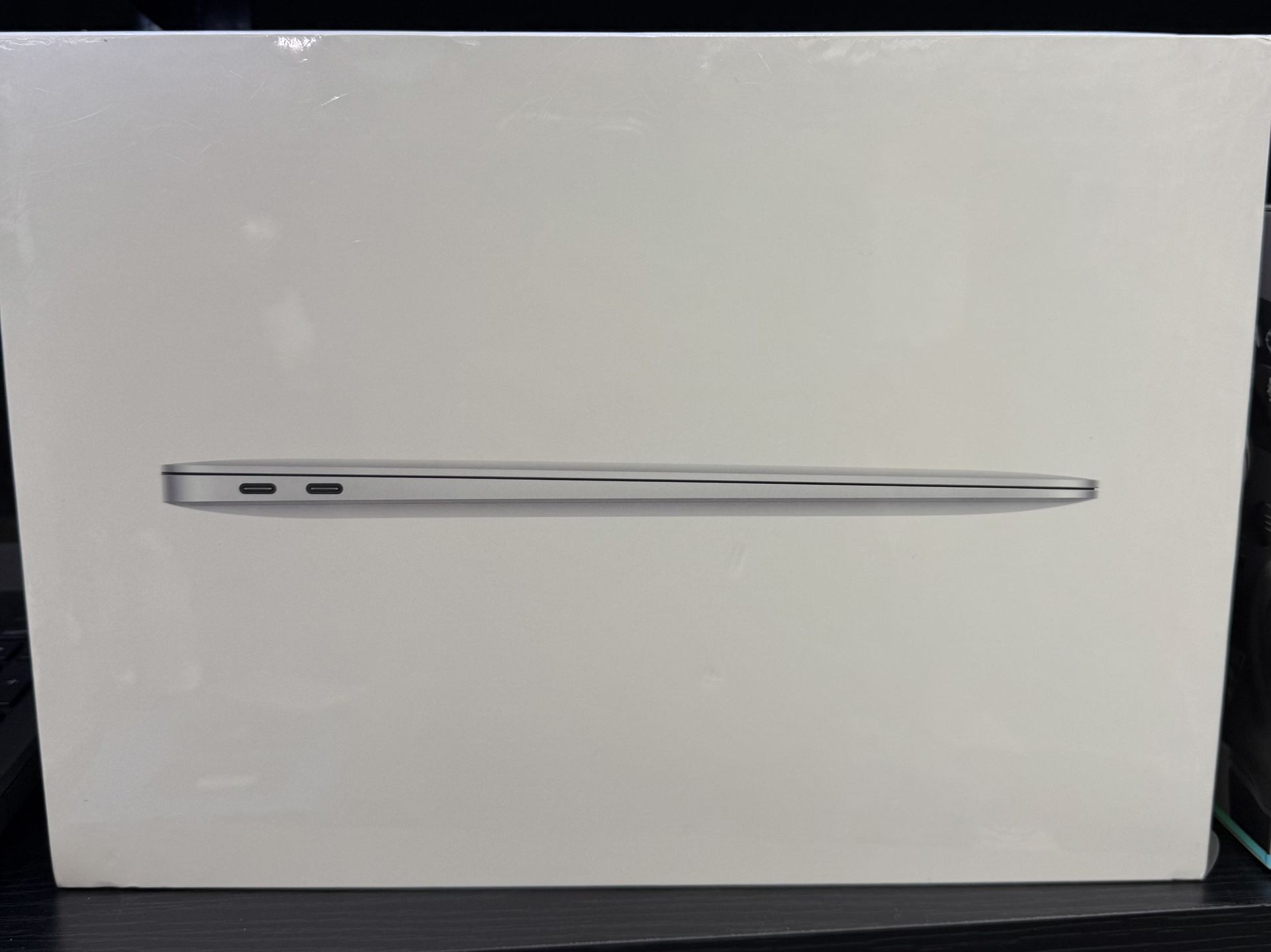 Brand New 13-inch MacBook Air With Apple M1 Chip 256gb 💻 💻 💻🔥on Sale 🔥