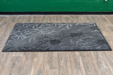 Handmade Nepalese Bamboo Silk Rug in Charcoal - 4' x 6'6" - Great Condition - Delivery Available