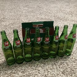 Parma Hts - Notre Dame Football 8 Pack 7up Bottles - 1974 - $ 35