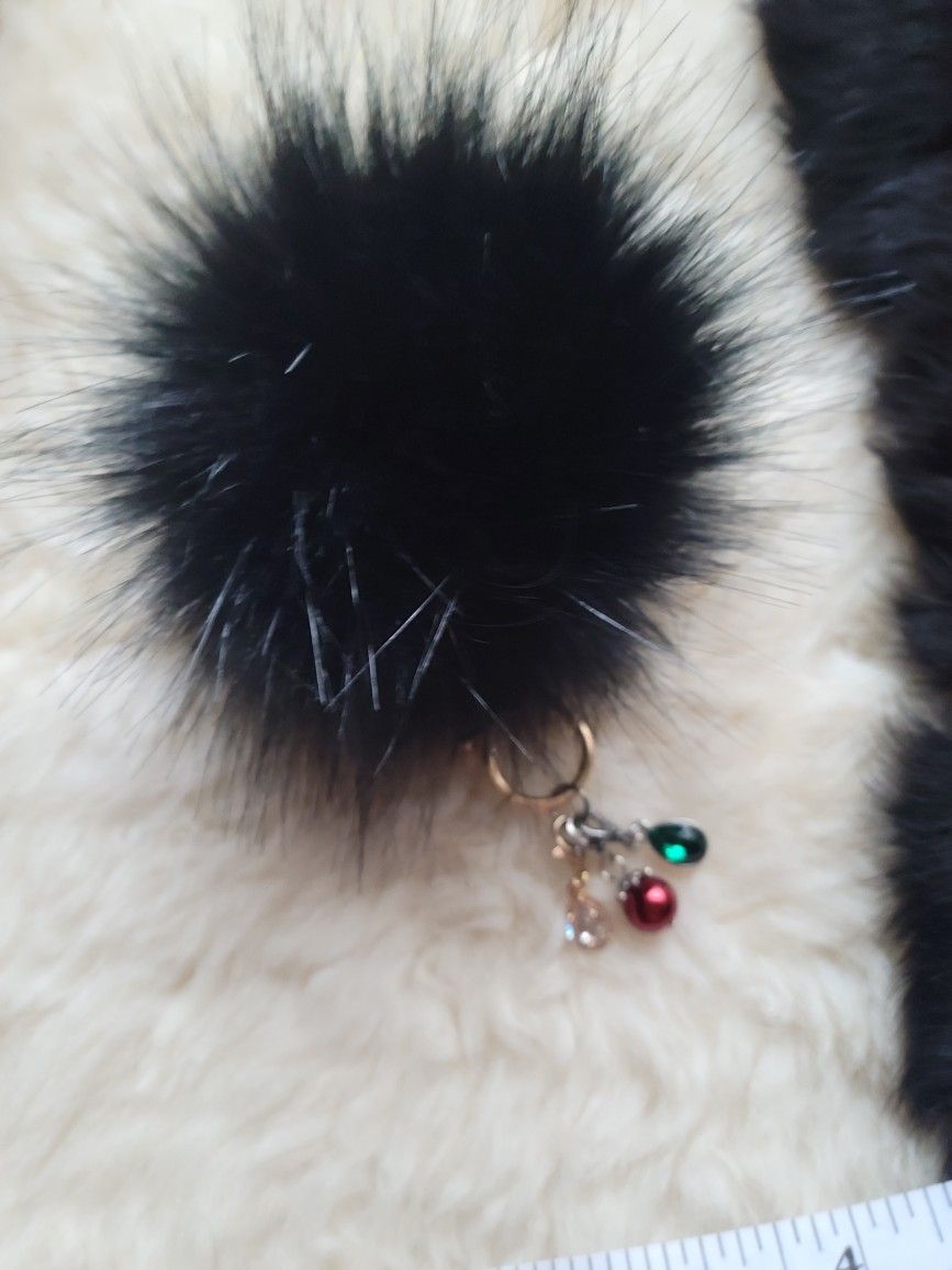 BRAND NEW HEART SHAPED FUR POM POM KEYCHAIN*** for Sale in Jackson, MS -  OfferUp