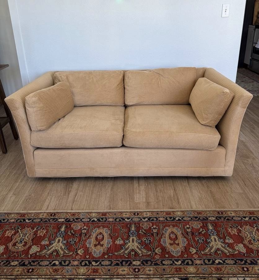 Loveseat/Small Couch